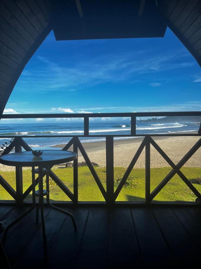 Momos Surf Shack Hotel Salul ภายนอก รูปภาพ
