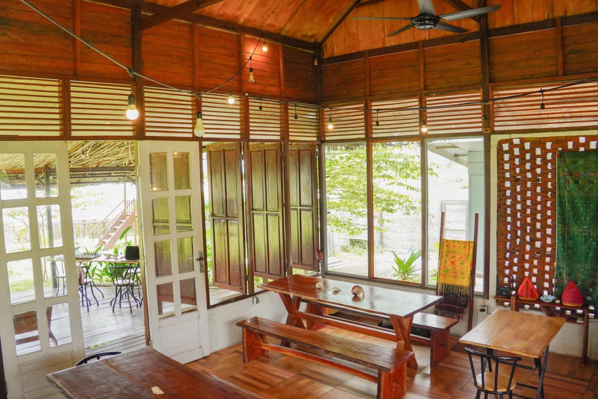 Momos Surf Shack Hotel Salul ภายนอก รูปภาพ